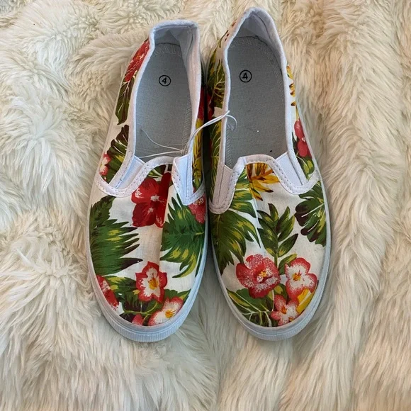 Floral slip on shoes - Picture 1 of 4